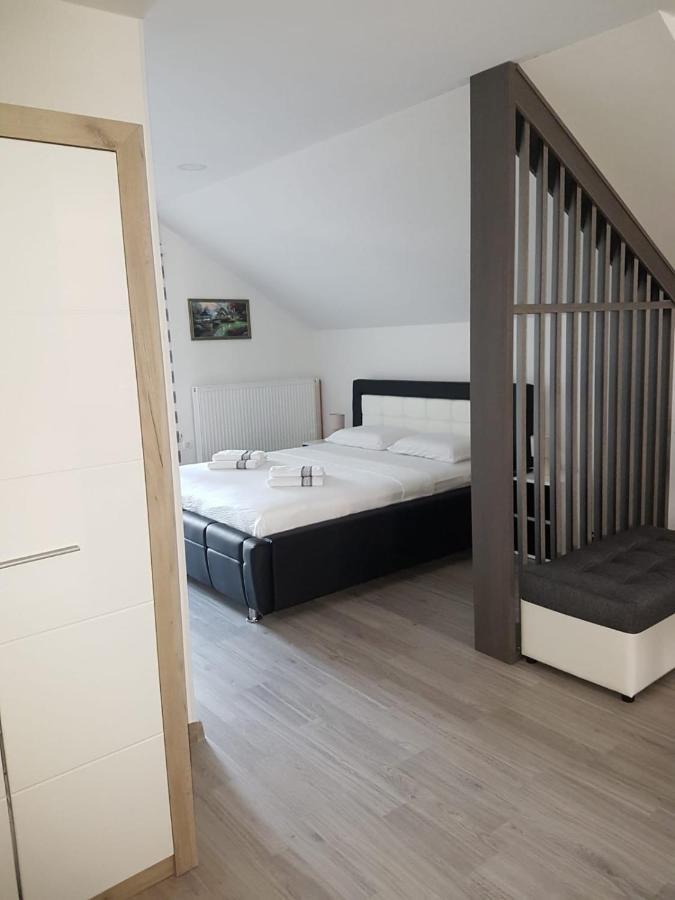 Apartmani Brigita Korenica Bagian luar foto