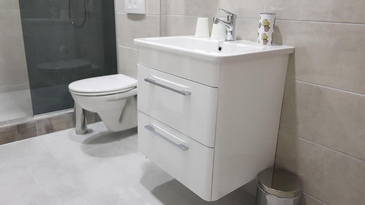 Apartmani Brigita Korenica Bagian luar foto