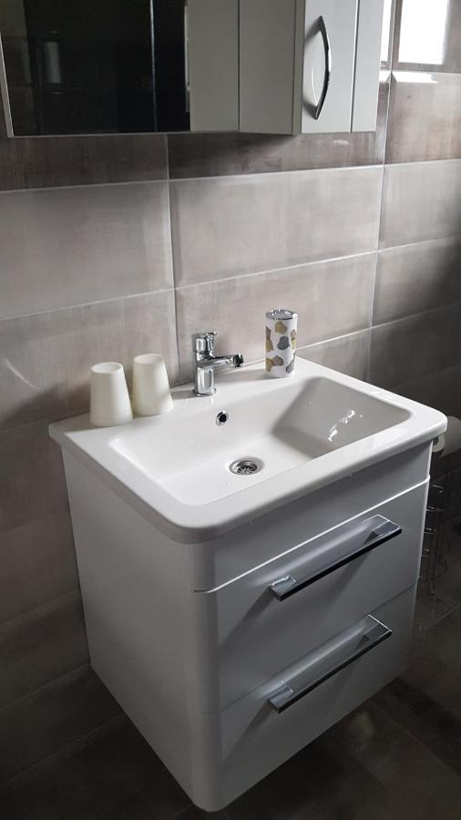 Apartmani Brigita Korenica Bagian luar foto