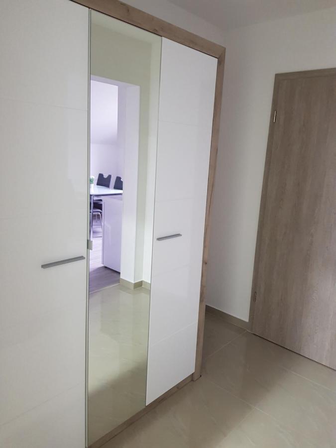 Apartmani Brigita Korenica Bagian luar foto
